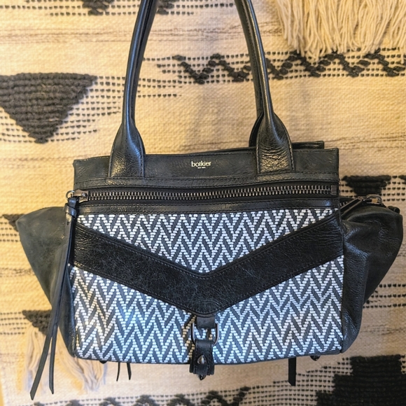 Botkier Trigger satchel - unique blue leather & gunmetal - Like new! - Picture 4 of 7